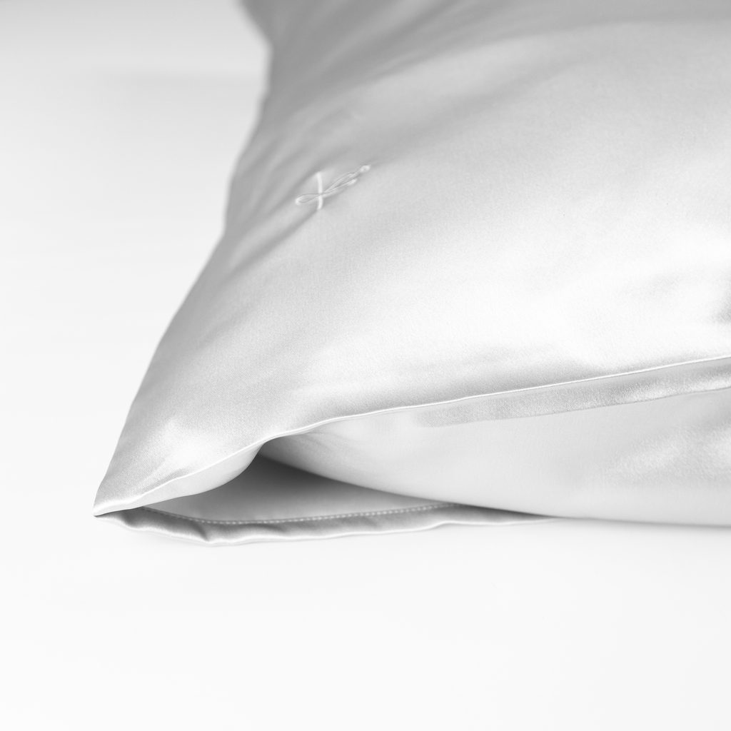 Silk Anti-Acne Pillowcase - Silk & Bird