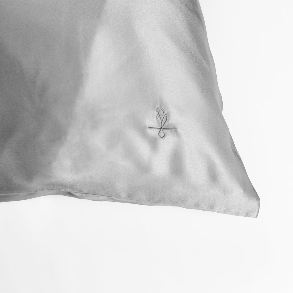 Silk Anti-Acne Pillowcase - Silk & Bird